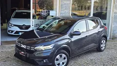 Cinza Usado 2023 Dacia Sandero Expression Citadino | € 14.950 (Preço justo)