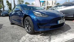 Azul Usado 2022 Tesla Model 3 Standard Range Plus Sedan | € 26.900 (Preço justo)