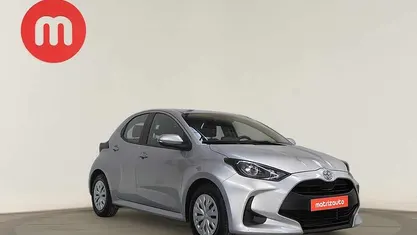 Cinzento Usado 2024 Toyota Yaris | € 18.999 (Preço justo)