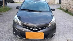 Cinzento Usado 2014 Toyota Yaris Citadino | € 10.750 (Preço justo)