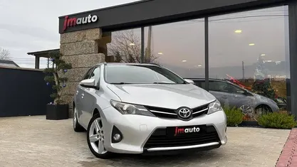 Cinzento Usado 2015 Toyota Auris | € 12.500 (Preço justo)