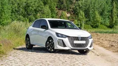 Branco Usado 2024 Peugeot 208 Citadino | € 20.450 (Super Preço)