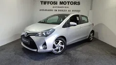 Cinzento Usado 2017 Toyota Yaris Hybrid Comfort | € 14.500 (Bom preço)