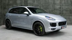 Cinzento Usado 2017 Porsche Cayenne SUV | € 50.900 (Preço justo)