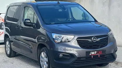 Cinza Usado 2022 Opel Combo Monovolume | € 17.000 (Preço justo)