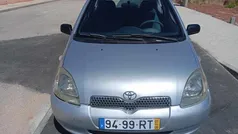 Cinzento Usado 2001 Toyota Yaris Citadino | € 2.290 (Preço justo)