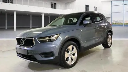 Usado Volvo XC40 Momentum 163 HP (119 kW) 2021 SUV