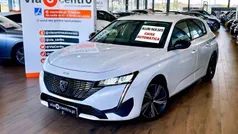 Branco Usado 2023 Peugeot 308 Allure Citadino | € 22.400 (Preço justo)