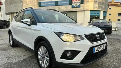Branco Usado 2021 Seat Arona Style SUV | € 13.999 (Bom preço)