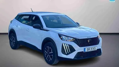 Branco Usado 2025 Peugeot 2008 Style SUV | € 22.200 (Preço justo)