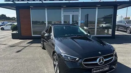 Cinzento Usado 2024 Mercedes C300 Sedan | € 53.500 (Preço justo)