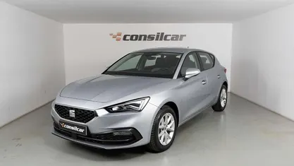 Usado Seat Leon Style 110 HP (80 kW) 2022 Cinza Citadino