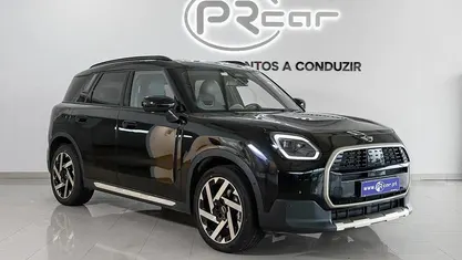 Usado Mini Cooper D Countryman Favoured 150 HP (110 kW) 2025 Preto SUV