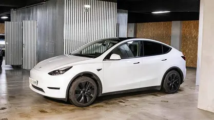 Usado Tesla Model Y 250 kW (340 HP) 2024 SUV