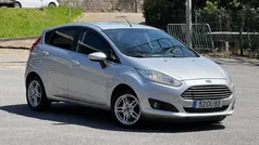 Cinza Usado 2014 Ford Fiesta Titanium Citadino | € 10.950 (Preço justo)