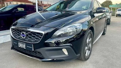 Usado Volvo V40 CC 120 HP (88 kW) 2015 Preto Carrinha