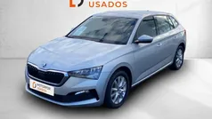 Cinzento Usado 2022 Skoda Scala Ambition Citadino | € 14.490 (Preço justo)