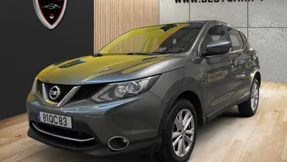 Cinzento Usado 2015 Nissan Qashqai SUV | € 15.950 (Preço justo)