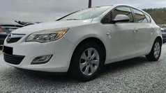Usado 2015 Opel Astra Selection Sedan | € 8.950 (Preço justo)