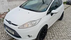 Branco Usado 2011 Ford Fiesta Citadino | € 6.900 (Preço justo)