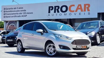 Usado Ford Fiesta Titanium 80 HP (58 kW) 2014