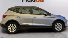 Cinza Usado 2023 Seat Arona Style SUV | € 14.990 (Bom preço)