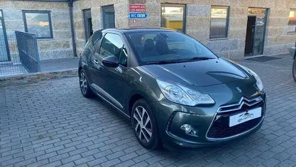 Cinzento Usado 2012 Citroën DS3 So Chic Citadino | € 9.850 (Preço justo)
