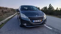 Cinzento Usado 2014 Peugeot 208 Citadino | € 7.750 (Preço justo)