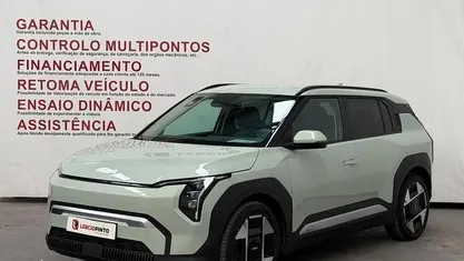 Verde Usado 2025 Kia EV3 SUV | € 37.950 (Preço justo)