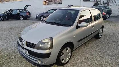 Usado Renault Clio II Expression 60 HP (44 kW) 2003