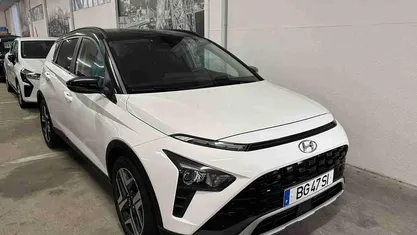 Branco Usado 2024 Hyundai Bayon Premium SUV | € 21.490 (Preço justo)