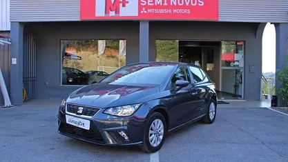 Usado Seat Ibiza 115 HP (84 kW) 2024 Cinza Citadino