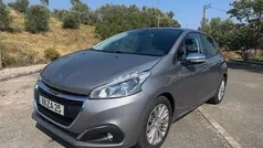 Cinzento Usado 2019 Peugeot 208 Citadino | € 9.990 (Bom preço)
