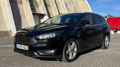 Usado Ford Focus 120 HP (88 kW) 2015 Preto Sedan