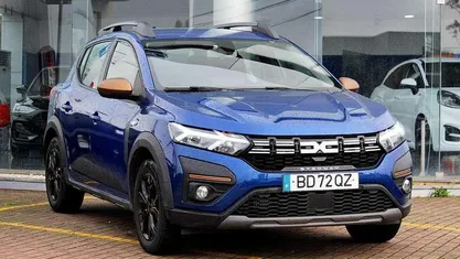 Azul Usado 2023 Dacia Sandero Extreme | € 17.890 (Preço justo)