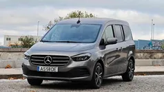 Cinzento Usado 2022 Mercedes 180 Sedan | € 30.900 (Preço justo)