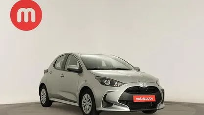 Cinzento Usado 2024 Toyota Yaris Comfort | € 18.999 (Preço justo)