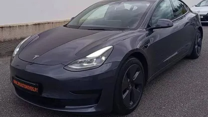 Cinza escuro Usado 2021 Tesla Model 3 Standard Range Plus Sedan | € 24.990 (Preço justo)
