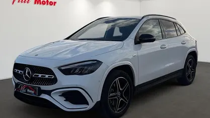 Usado Mercedes GLA250 218 HP (160 kW) 2025 Branco SUV