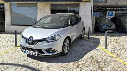Cinzento Usado 2019 Renault Scénic IV Monovolume | € 18.749 (Preço justo)