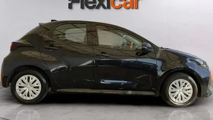 Preto Usado 2022 Toyota Yaris Hybrid Comfort | € 15.790 (Bom preço)