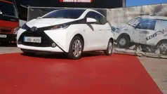 Branco Usado 2018 Toyota Aygo X-play Citadino | € 10.650 (Preço justo)