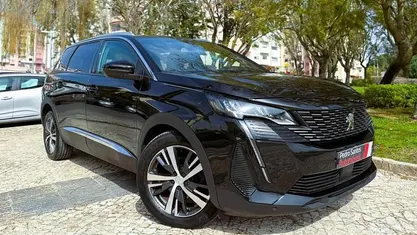 Usado Peugeot 5008 Allure 130 HP (95 kW) 2023 SUV