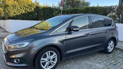Cinzento Usado 2015 Ford S-MAX S Monovolume | € 12.500 (Super Preço)
