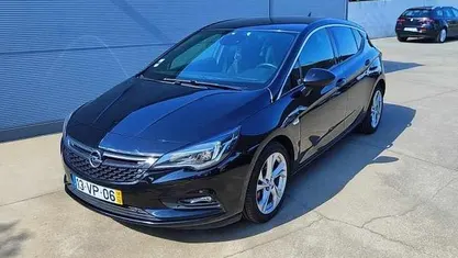 Usado Opel Astra 110 HP (80 kW) 2018 Preto