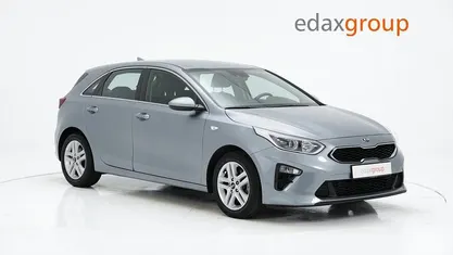 Usado 2021 Kia Ceed Urban Citadino | € 10.990 (Preço justo)