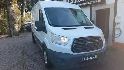 Branco Usado 2015 Ford Transit Trend | € 17.800 (Preço justo)