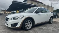 Branco Usado 2011 Volvo C30 R-Design Citadino | € 8.990 (Preço justo)