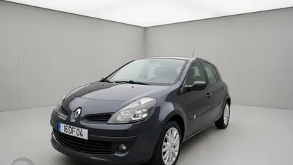 Usado Renault Clio II Dynamique 85 HP (62 kW) 2007