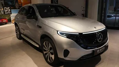 Cinzento Usado 2019 Mercedes EQC400 SUV | € 35.000 (Preço justo)